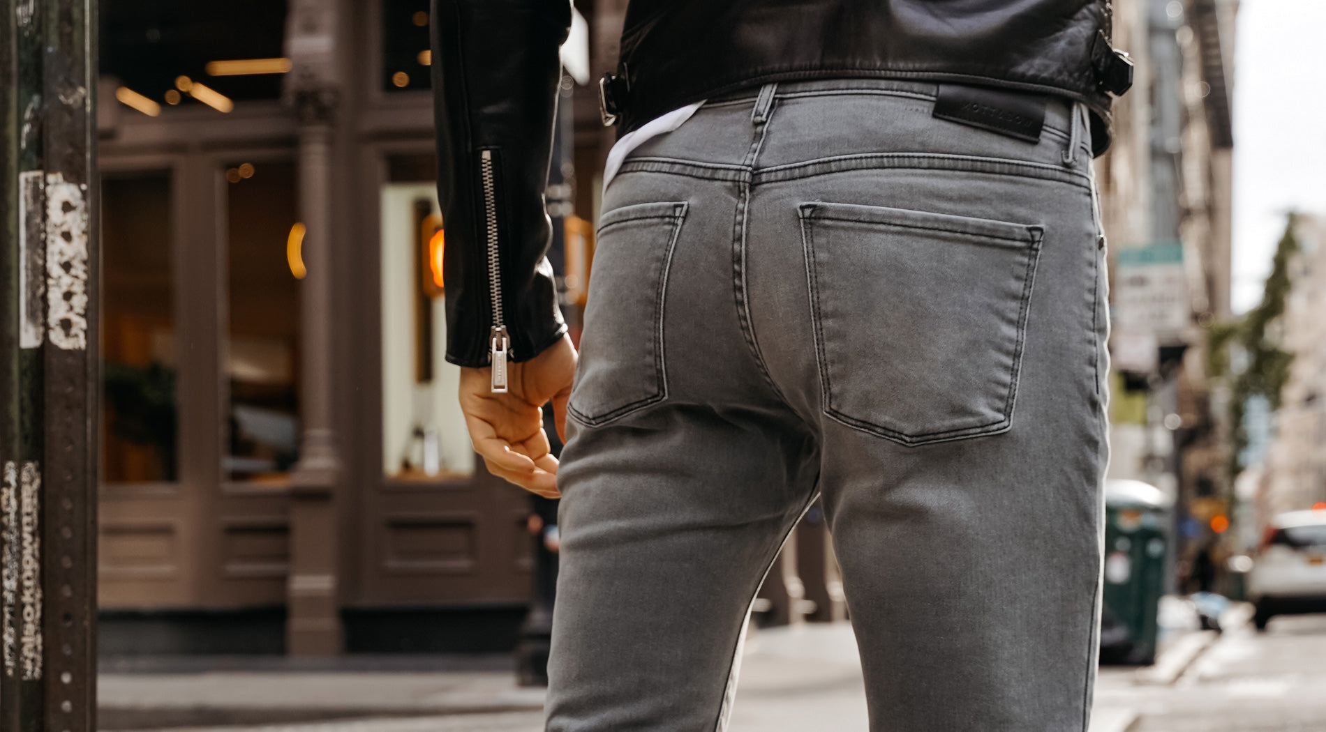 Attention wearers of skinny jeans: don't squat — at least not for