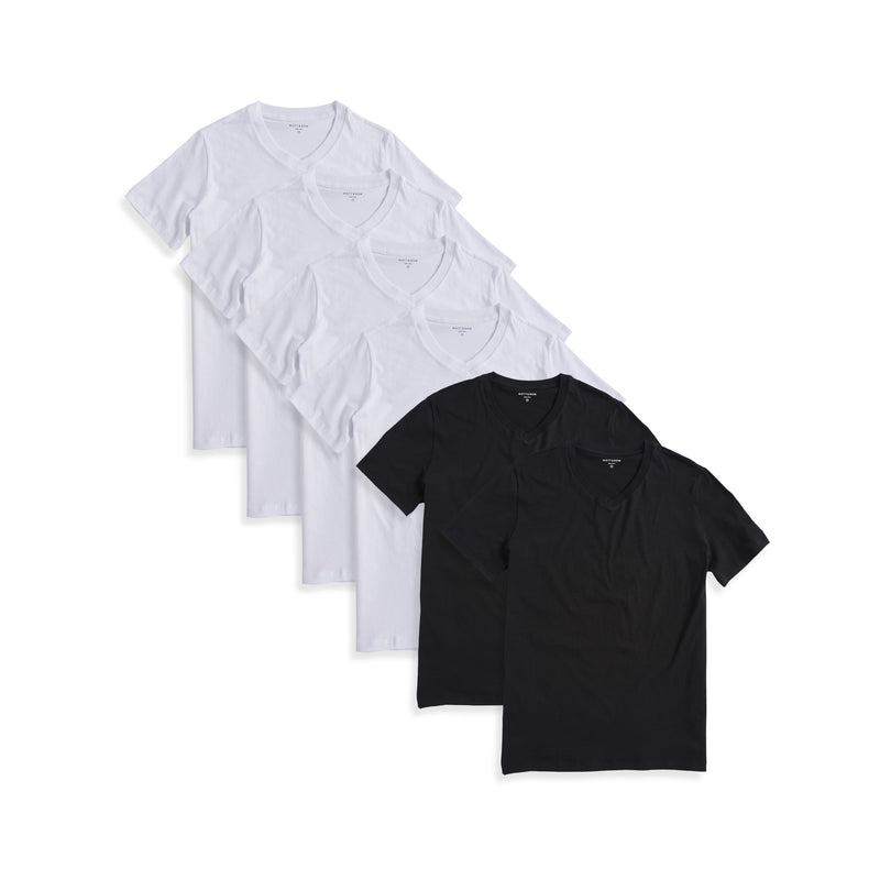  wearing 2 Black/4 White Classic V-Neck Driggs 6-Pack