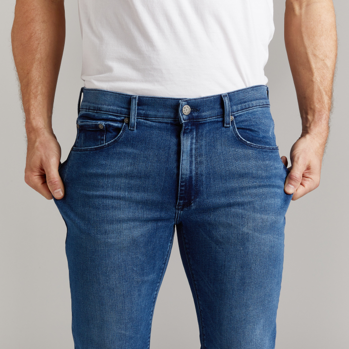 Men wearing Azul medio Slim Staple Jeans