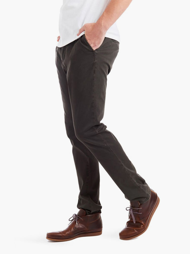 Men wearing Dark Gray The Twill Chino Charles