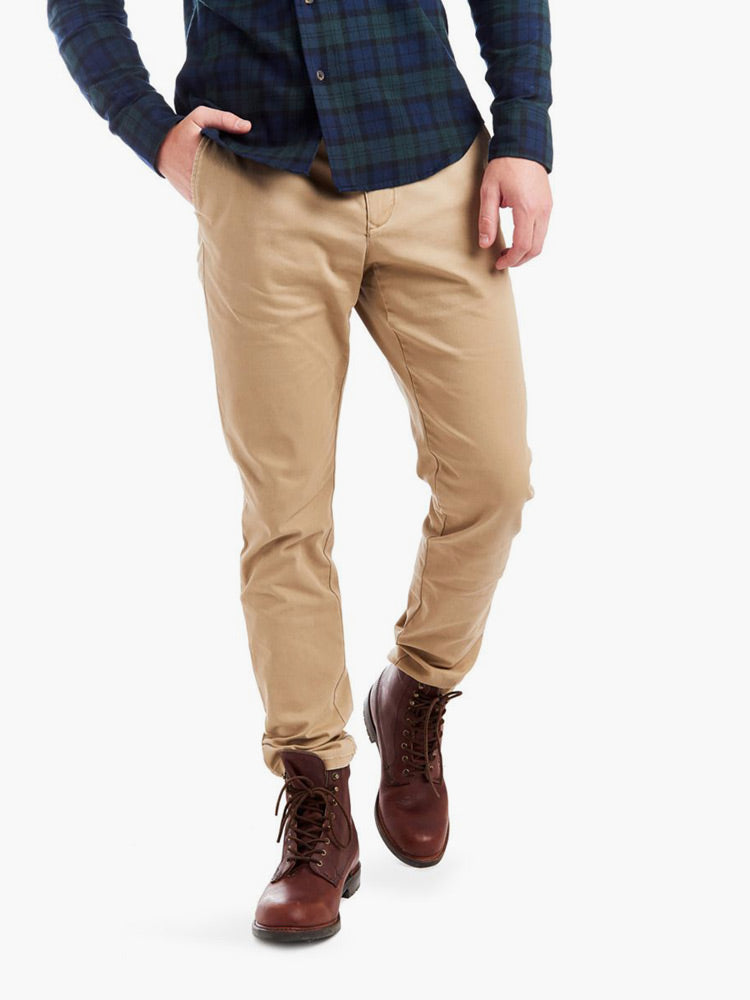 Men wearing Khaki The Twill Chino Charles