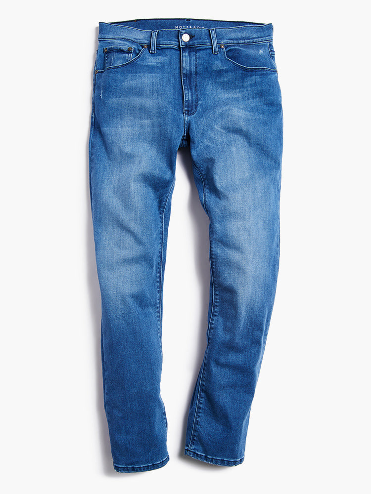 Men wearing Azul medio Slim Staple Jeans