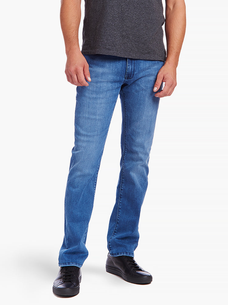 Men wearing Azul medio Slim Staple Jeans