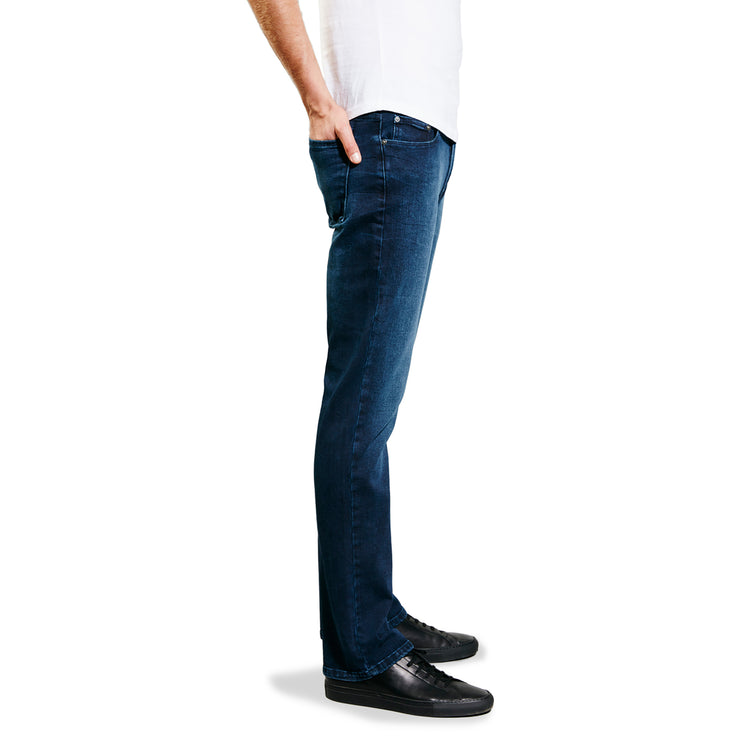 Men wearing Azul oscuro/medio Straight Staple Jeans