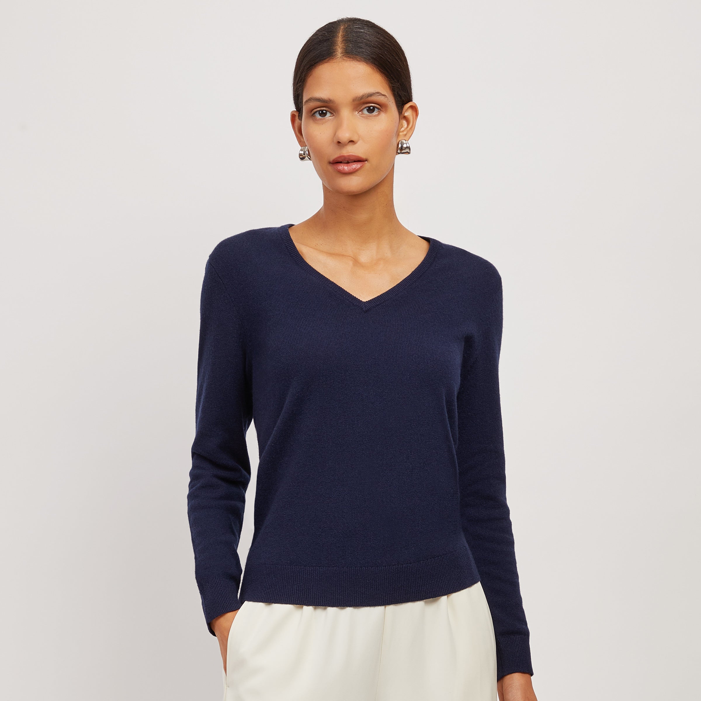 Women wearing Navy Cashmere Oversized V-Neck Willow Sweater