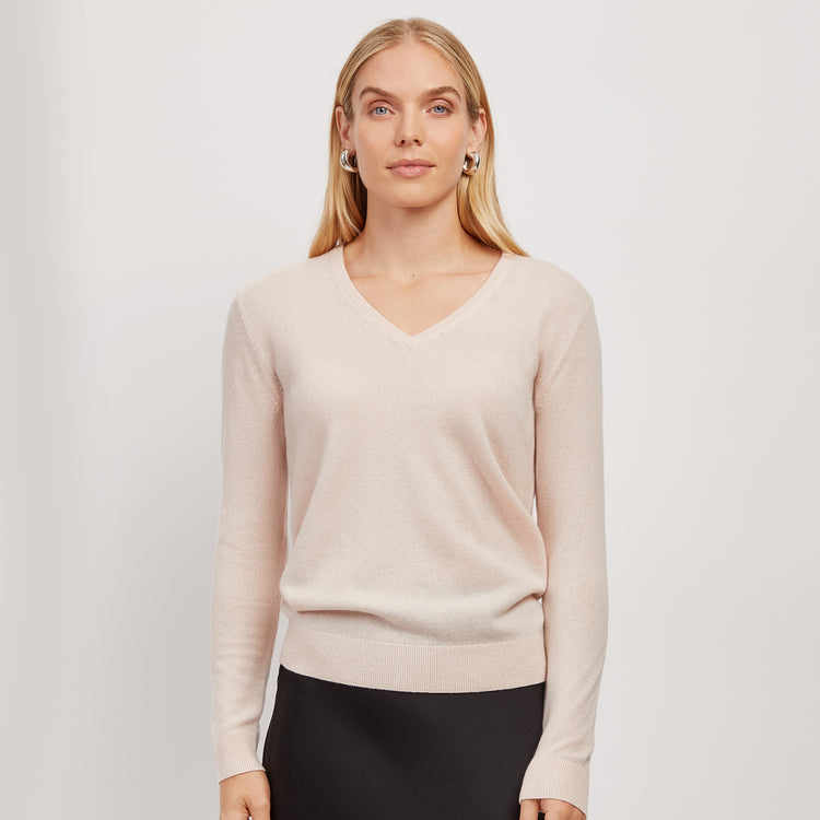 Women wearing Pale Pink Cashmere Oversized V-Neck Willow Sweater