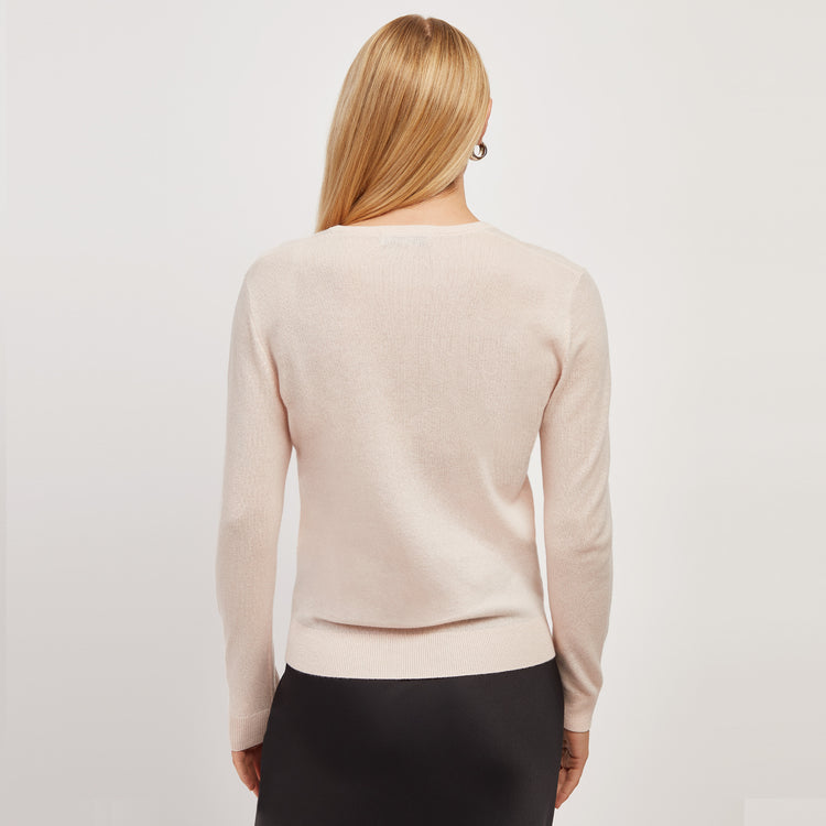 Women wearing Pale Pink Cashmere V-Neck Willow Sweater