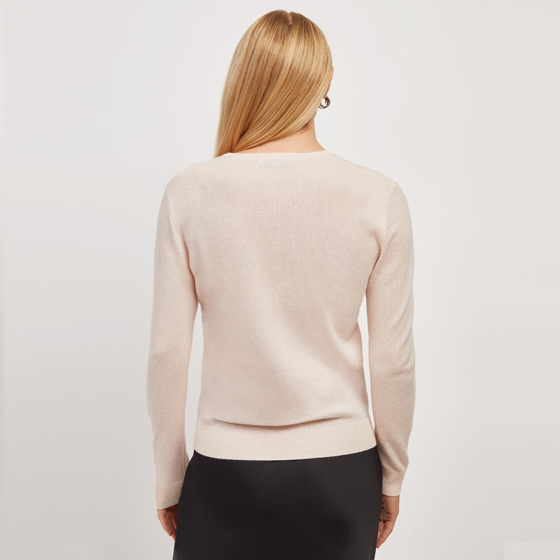 Women wearing Pale Pink Cashmere Oversized V-Neck Willow Sweater