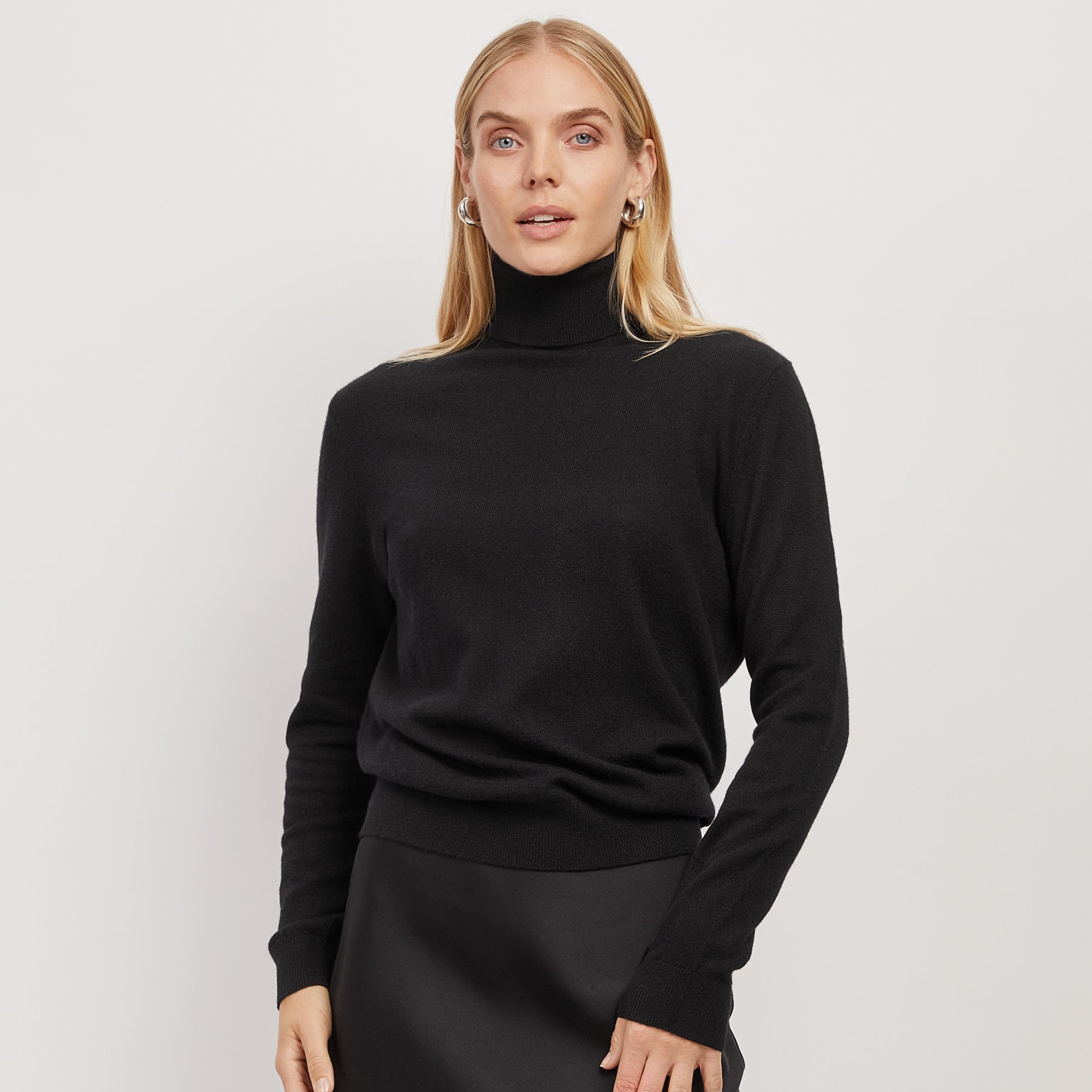 Women wearing Noir Cashmere Turtleneck Willow Sweater