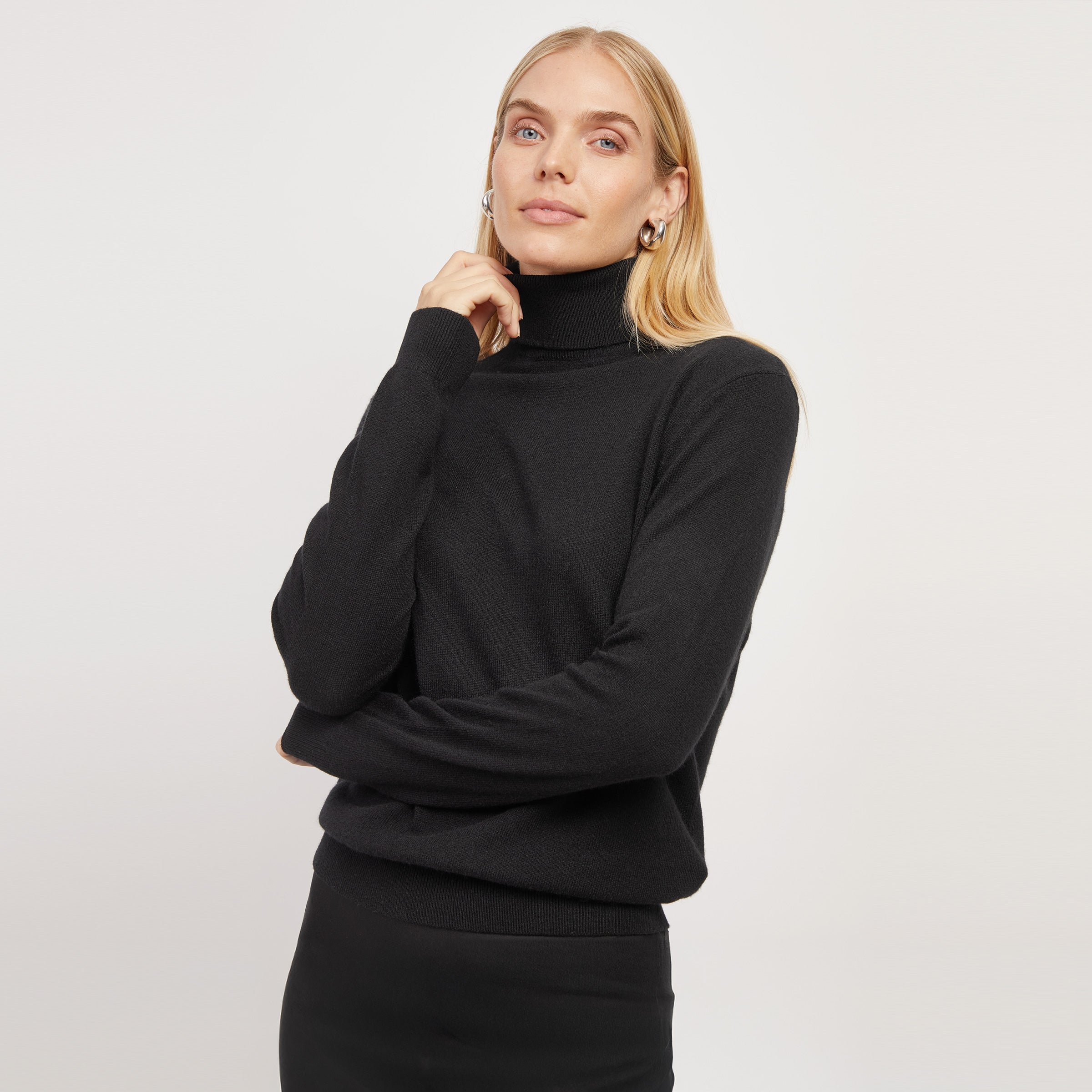 Women wearing Noir Cashmere Turtleneck Willow Sweater