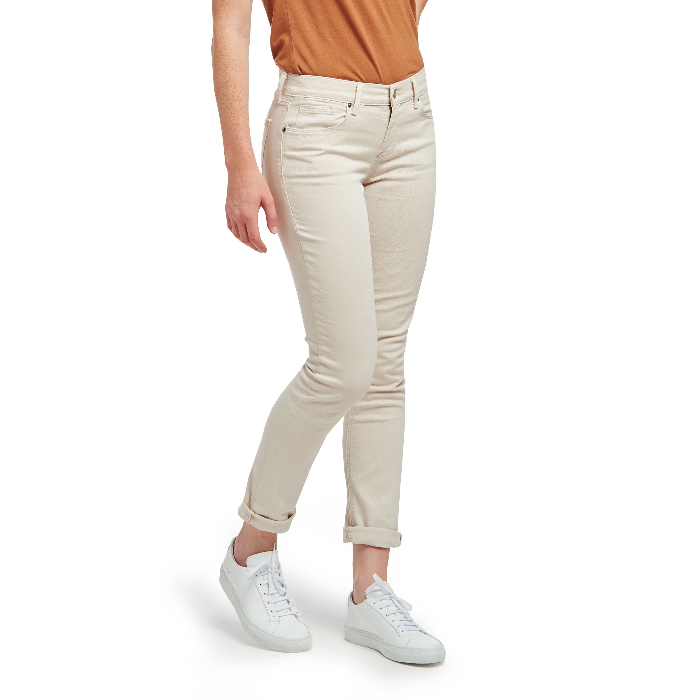 Women wearing Beige claro Slim Straight Mercer Jeans