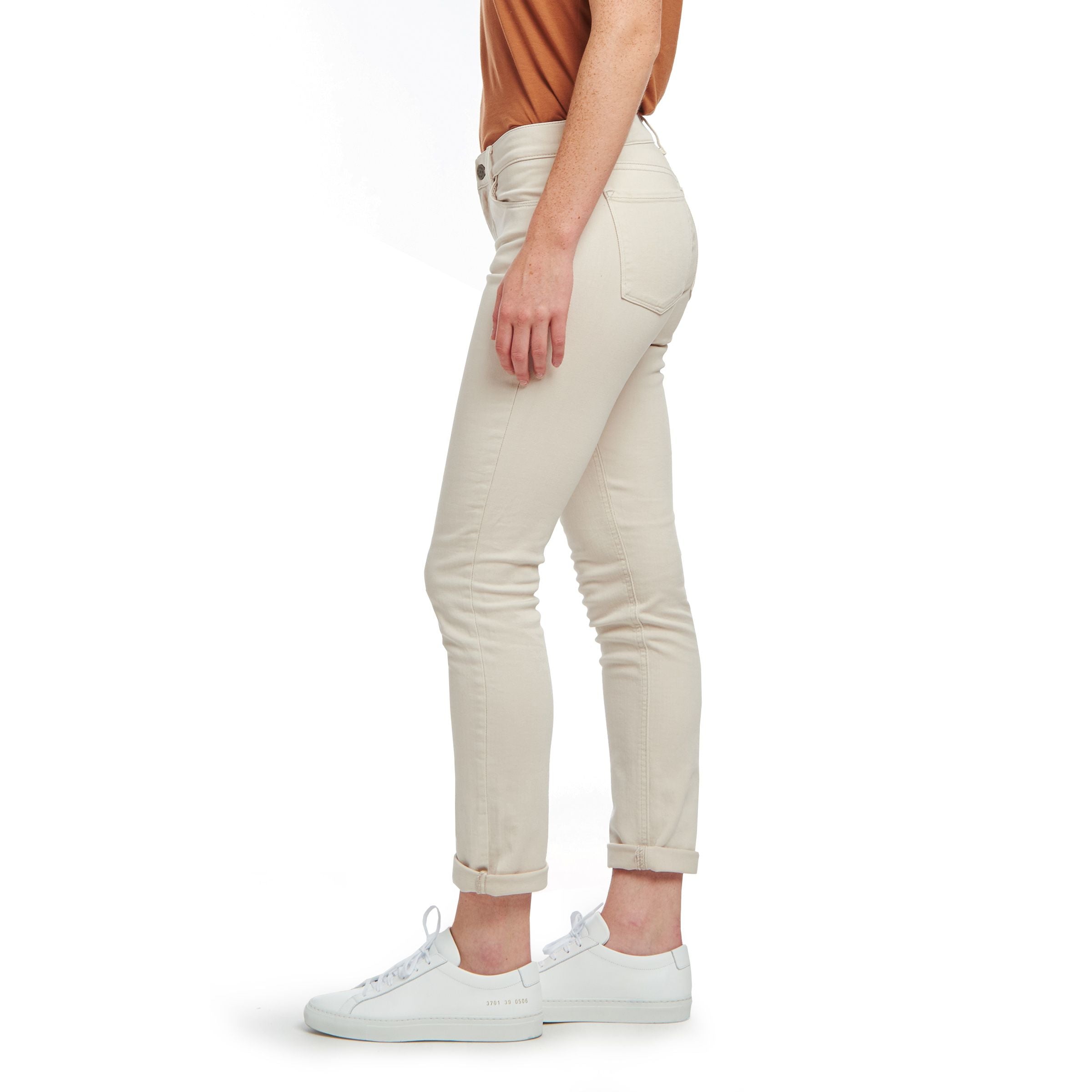 Women wearing Beige claro Slim Straight Mercer Jeans