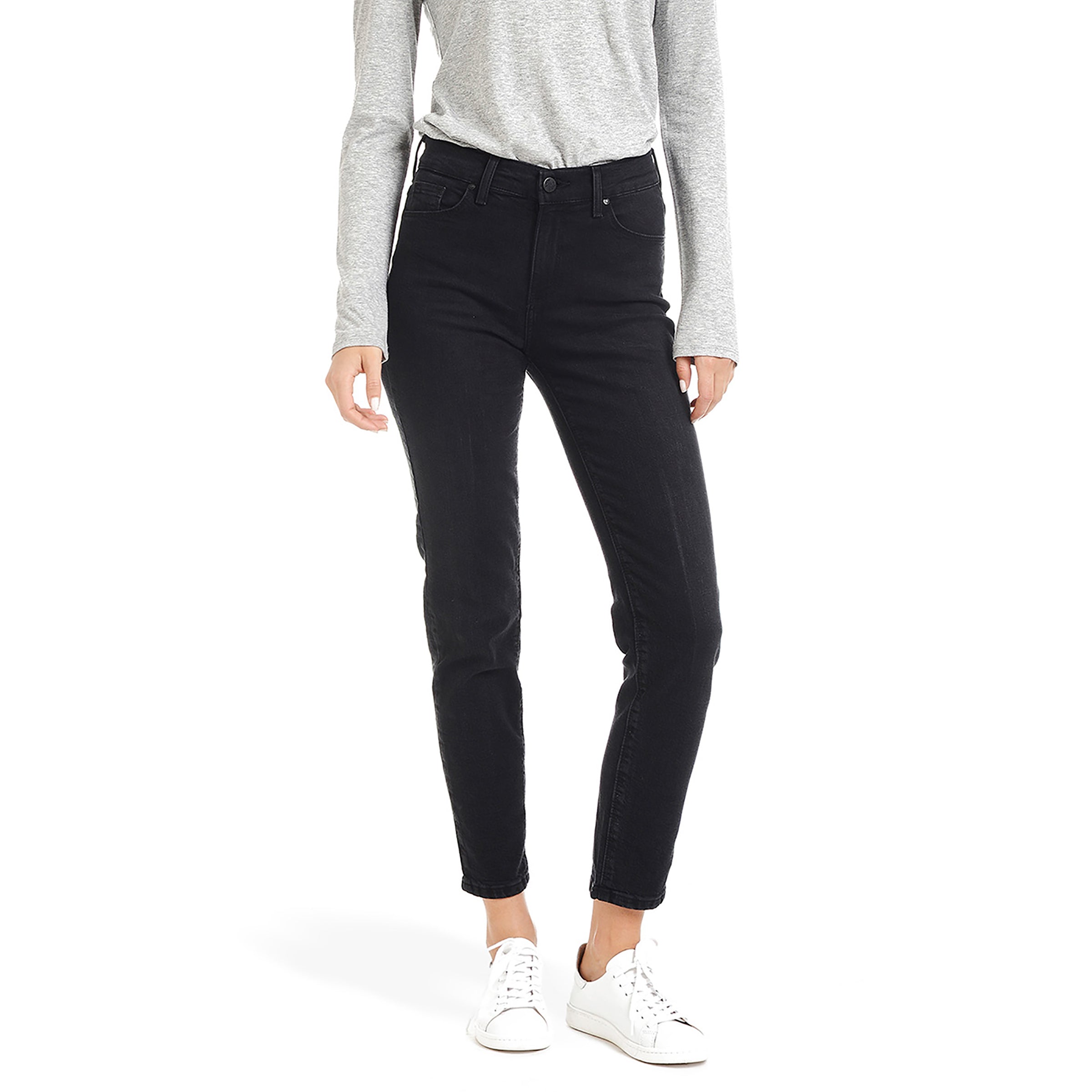 Women wearing Negro lavado Mom Allen Jeans