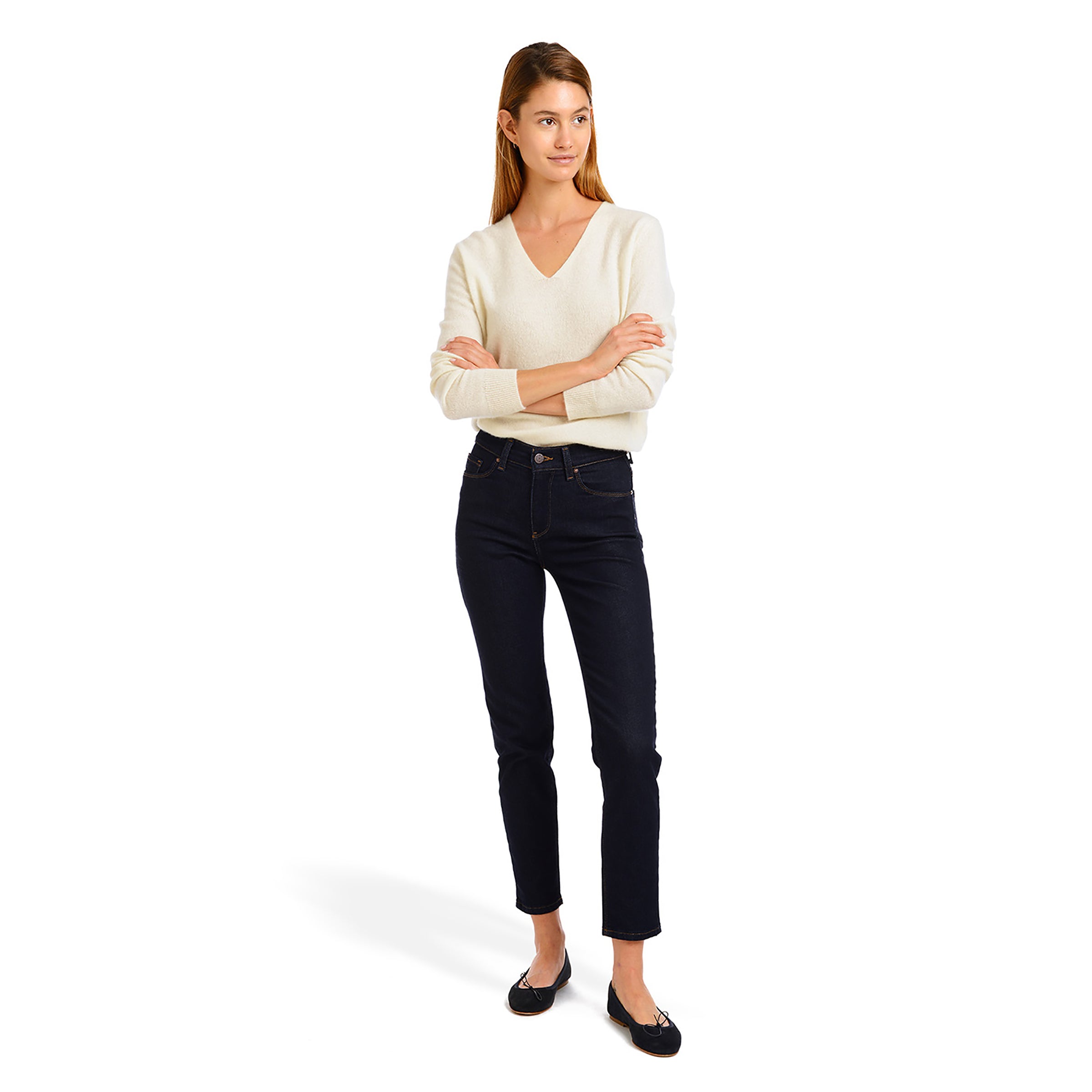 Women wearing Dark Blue Mom Oliver Jeans