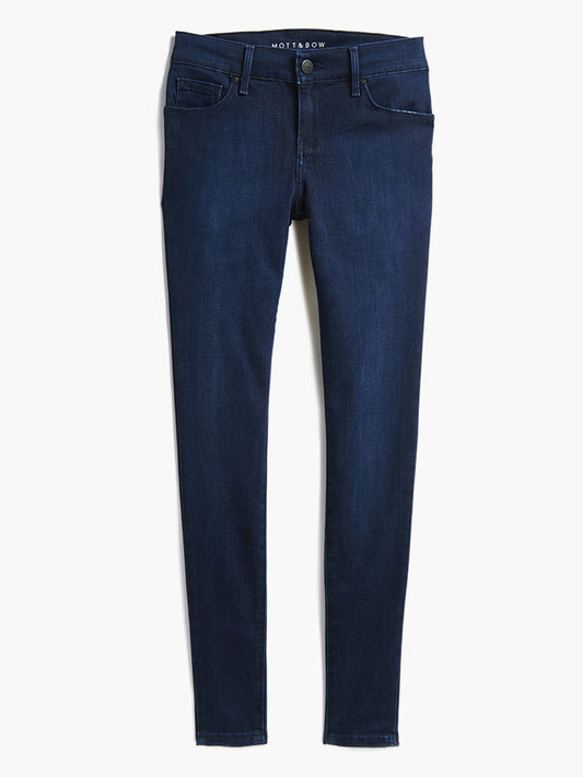 Mai apni favourite hu 🖤 Jeans from👖 @lessthan1thousandofficial