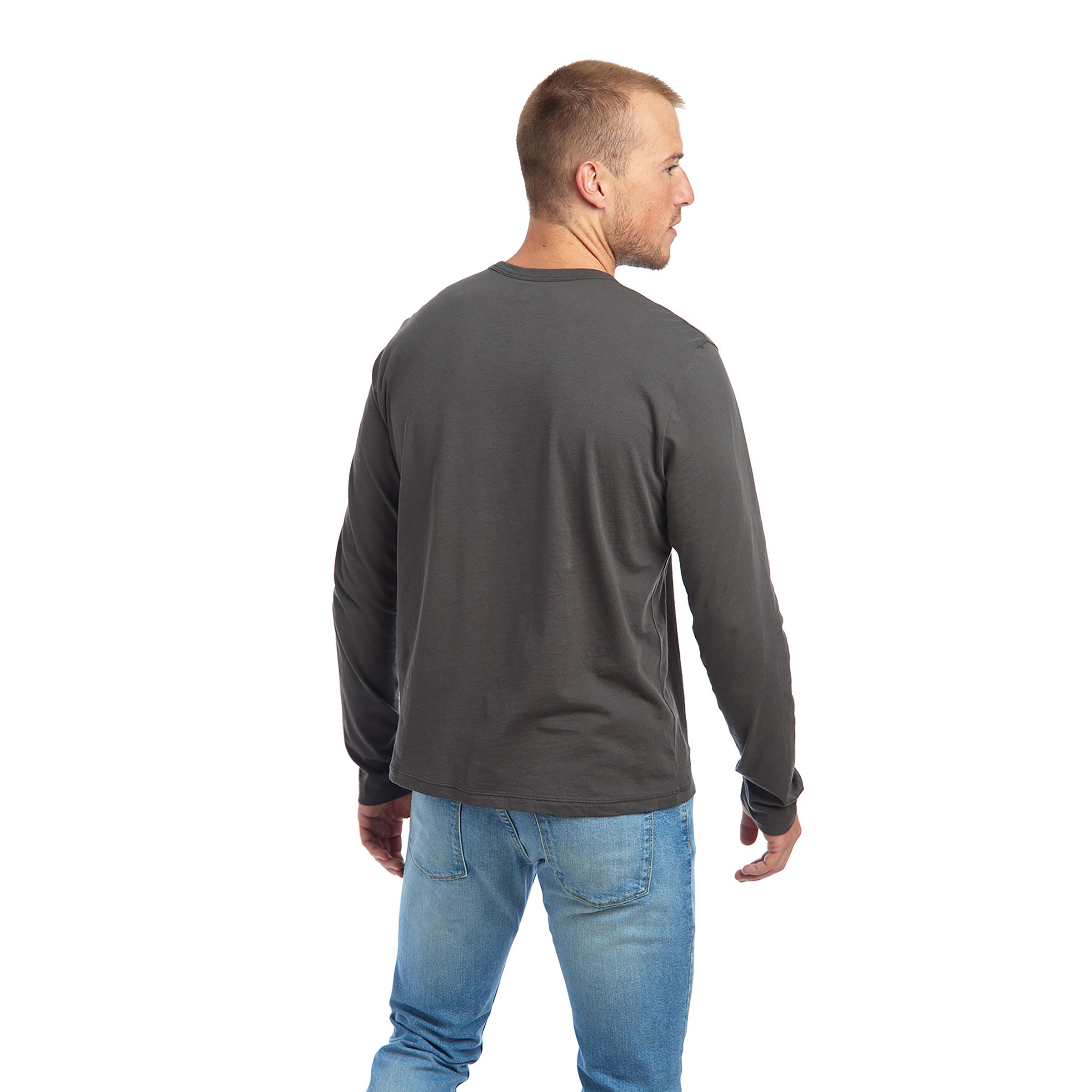 Men wearing Gris oscuro Long Sleeve Crew Tee Driggs