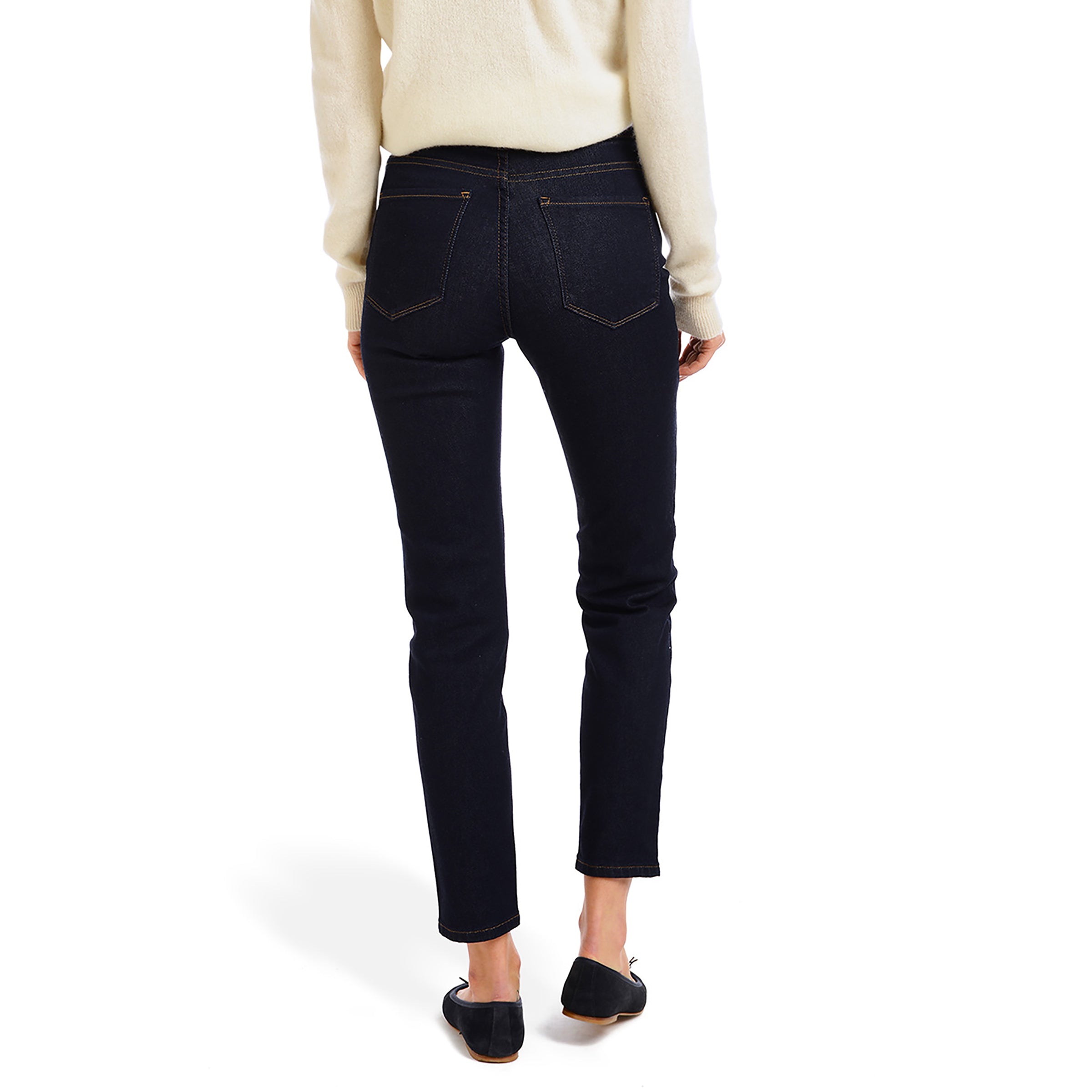 Women wearing Dark Blue Mom Oliver Jeans